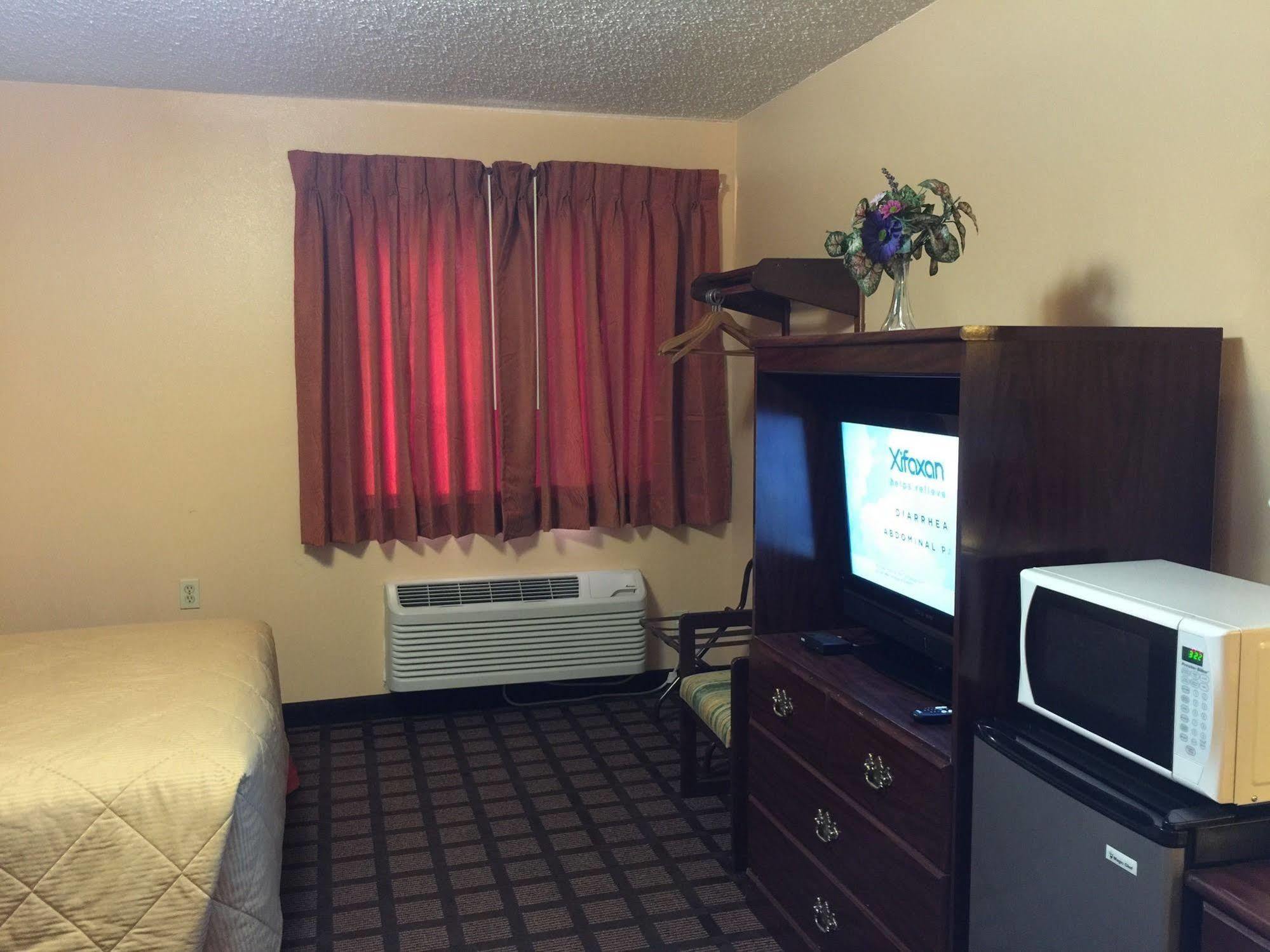 Holiday Lodge Pittsburg Esterno foto
