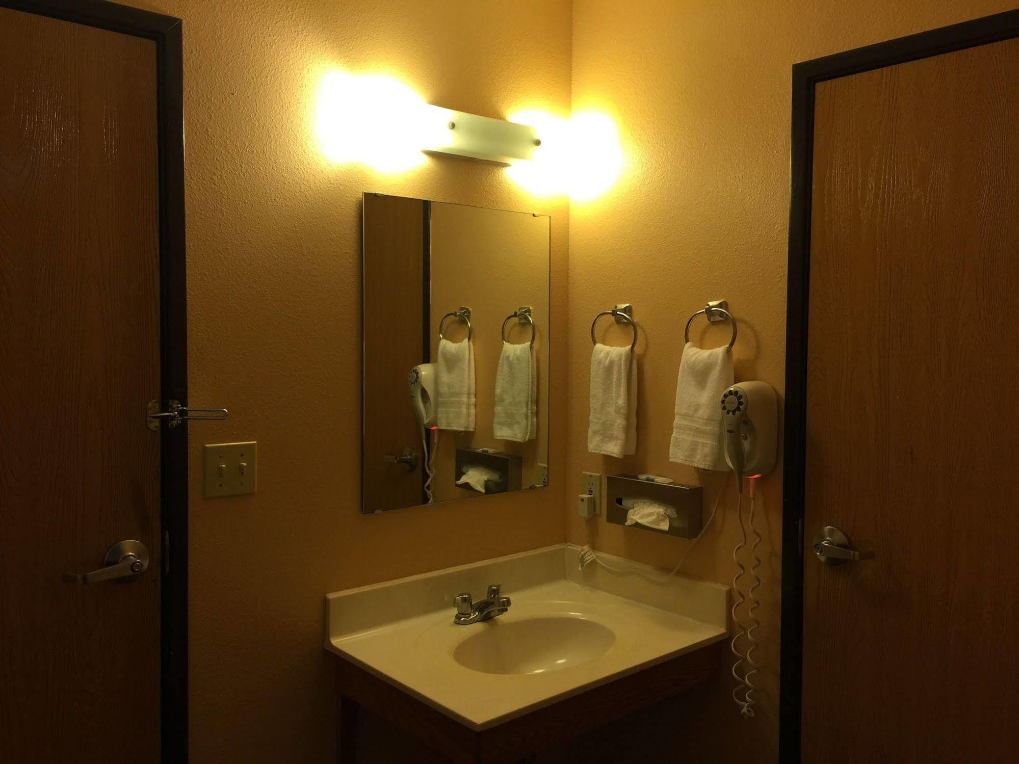 Holiday Lodge Pittsburg Esterno foto